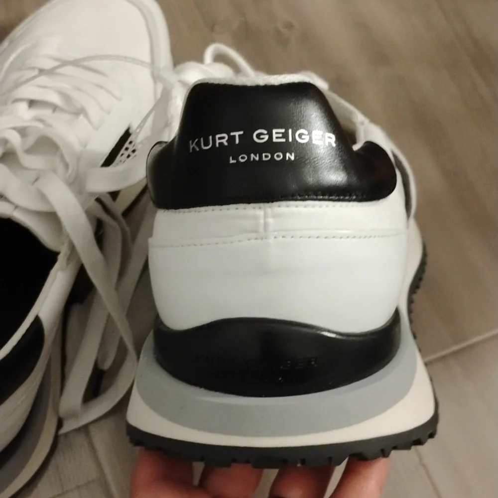 NEW Kurt Geiger London Sneakers - Picture 3 of 6